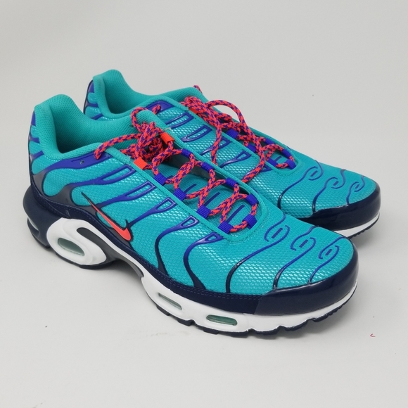 {keywor d} nike tn tuned